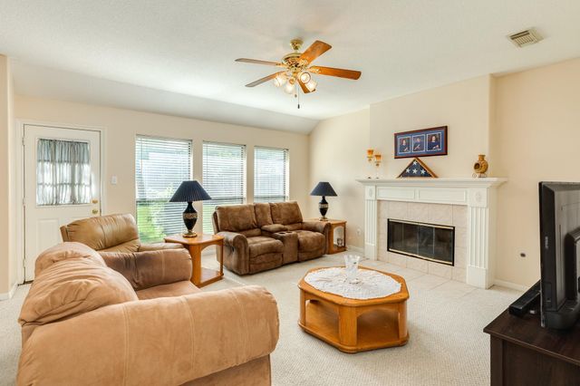 251 Chestnut Street, Lake Jackson, TX 77566