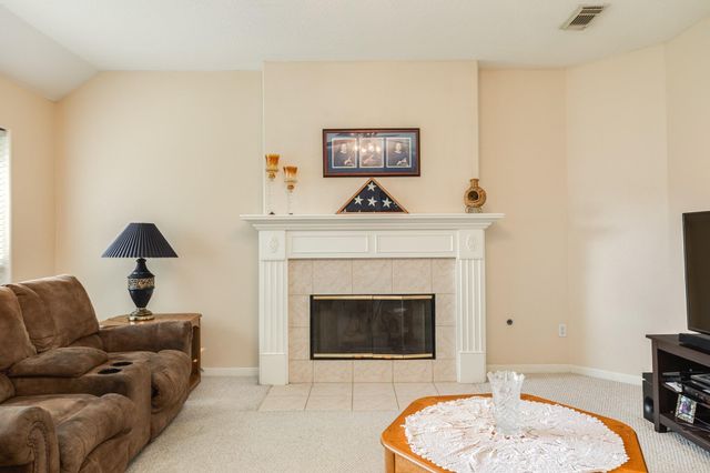 251 Chestnut Street, Lake Jackson, TX 77566