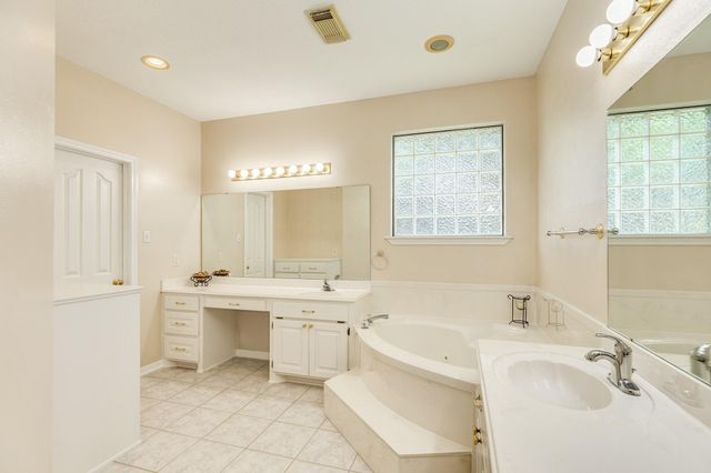 251 Chestnut Street, Lake Jackson, TX 77566