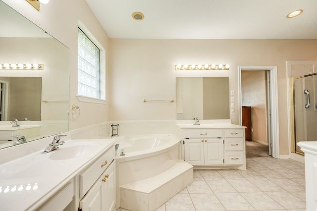 251 Chestnut Street, Lake Jackson, TX 77566