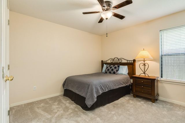 251 Chestnut Street, Lake Jackson, TX 77566