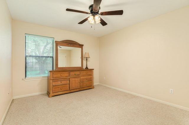 251 Chestnut Street, Lake Jackson, TX 77566