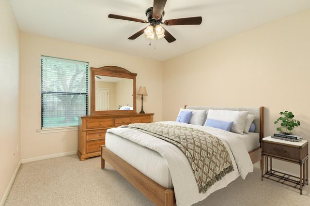 251 Chestnut Street, Lake Jackson, TX 77566