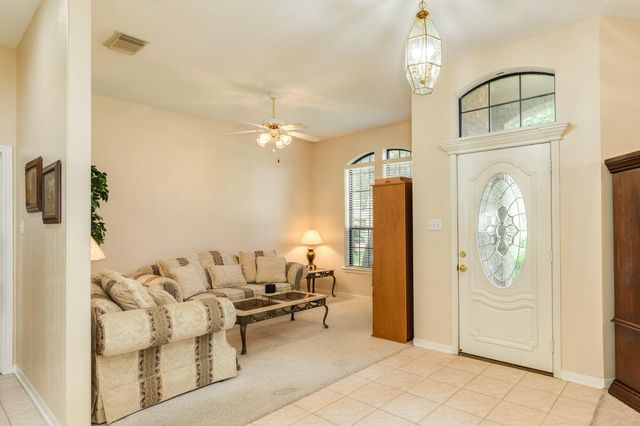 251 Chestnut Street, Lake Jackson, TX 77566