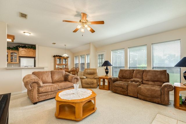 251 Chestnut Street, Lake Jackson, TX 77566
