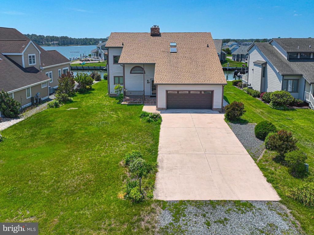 Image 2 of property listing at 16 EBB TIDE, Ocean Pines, MD 21811