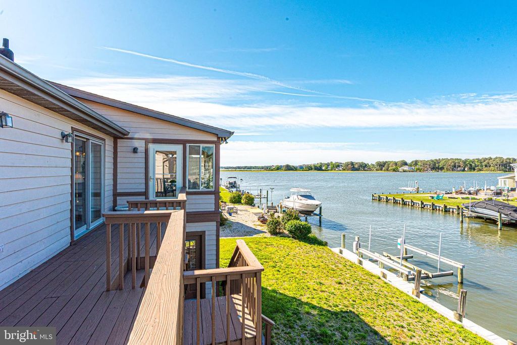Image 24 of property listing at 16 EBB TIDE, Ocean Pines, MD 21811