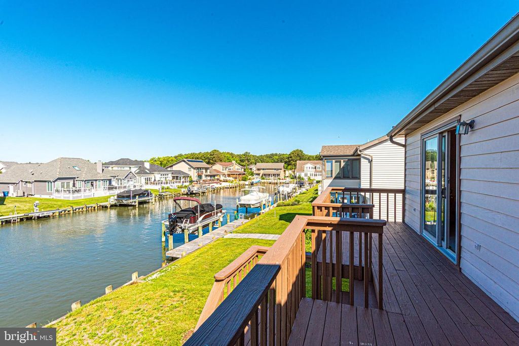 Image 25 of property listing at 16 EBB TIDE, Ocean Pines, MD 21811