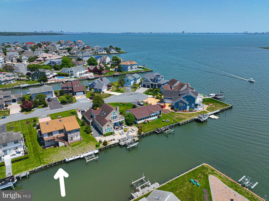 Image 9 of property listing at 16 EBB TIDE, Ocean Pines, MD 21811