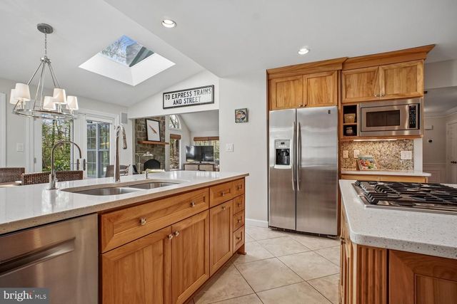 3271 HISTORY DR, Oakton, VA 22124