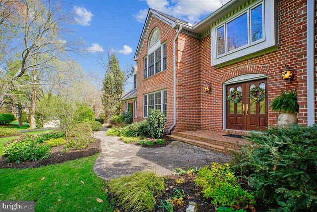 3271 HISTORY DR, Oakton, VA 22124