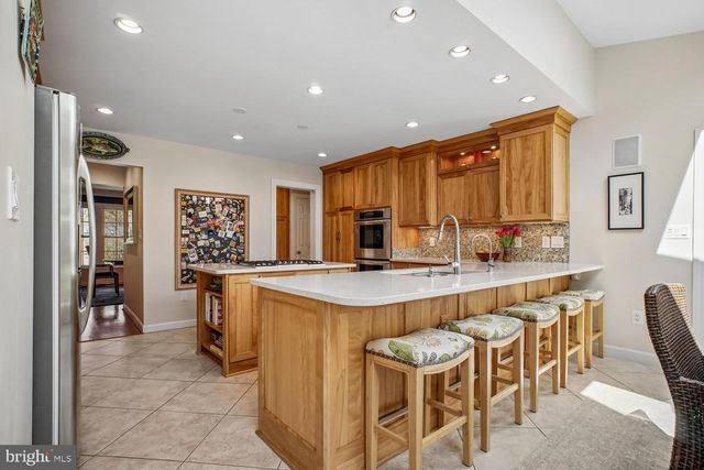3271 HISTORY DR, Oakton, VA 22124