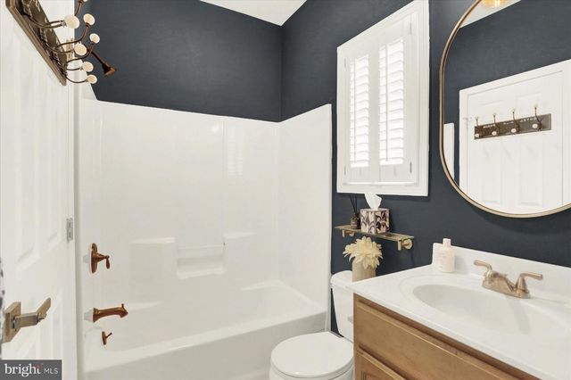 107 MONARCH LN, Mechanicsburg, PA 17050