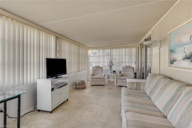 18 Carriage LN, North Fort Myers, FL 33917