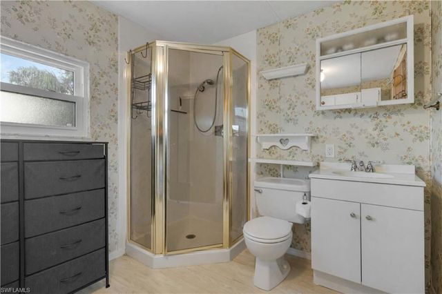 18 Carriage LN, North Fort Myers, FL 33917