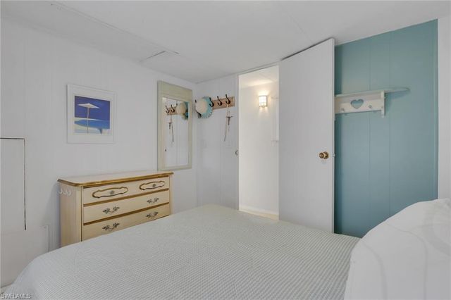 18 Carriage LN, North Fort Myers, FL 33917