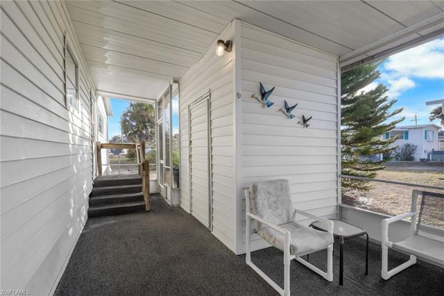 18 Carriage LN, North Fort Myers, FL 33917