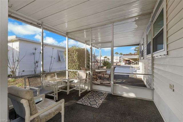 18 Carriage LN, North Fort Myers, FL 33917