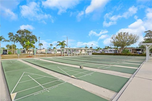 18 Carriage LN, North Fort Myers, FL 33917