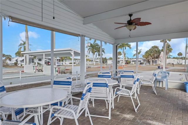 18 Carriage LN, North Fort Myers, FL 33917