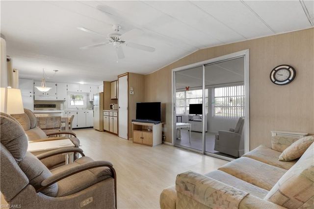 18 Carriage LN, North Fort Myers, FL 33917