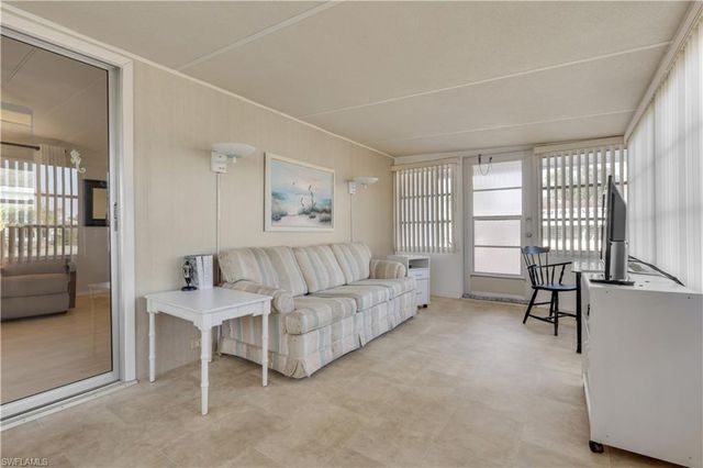 18 Carriage LN, North Fort Myers, FL 33917