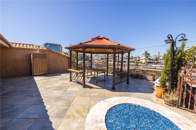 401 Holmwood Drive, Newport Beach, CA 92663