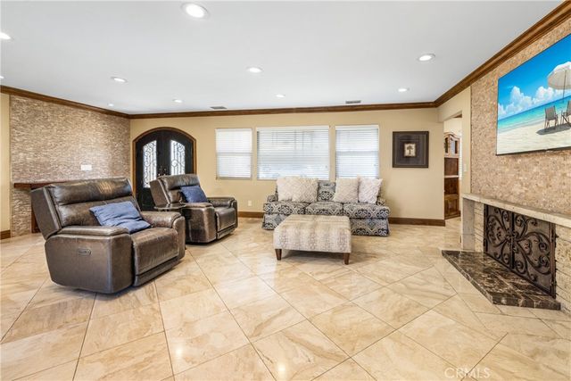 401 Holmwood Drive, Newport Beach, CA 92663