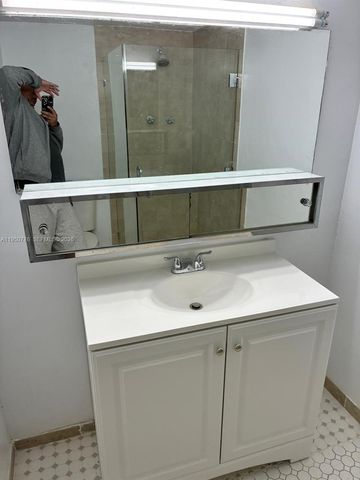 1450 NE 191st St 205, Miami, FL 33179