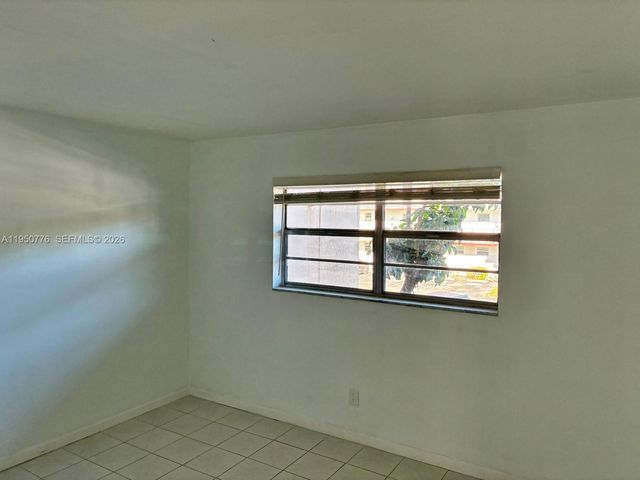 1450 NE 191st St 205, Miami, FL 33179