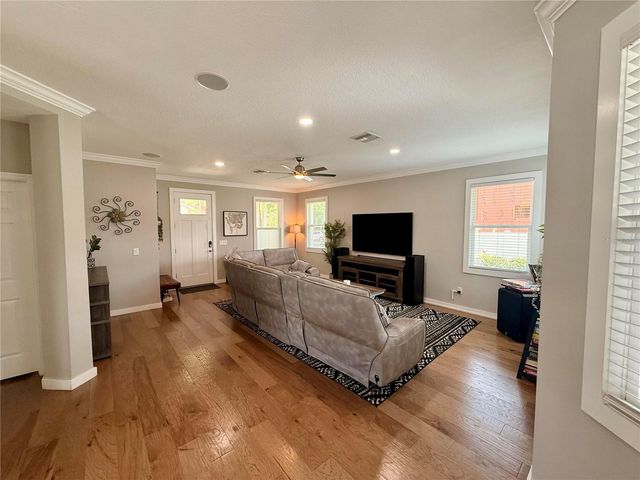 1028 5TH STREET N, St Petersburg, FL 33701