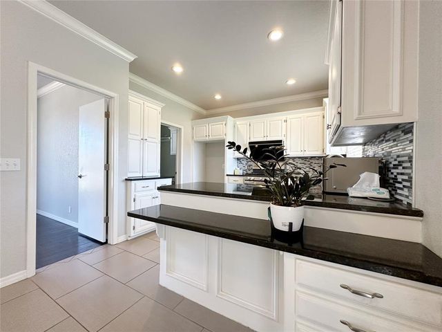 2812 Eaton Drive, Norman, OK 73072