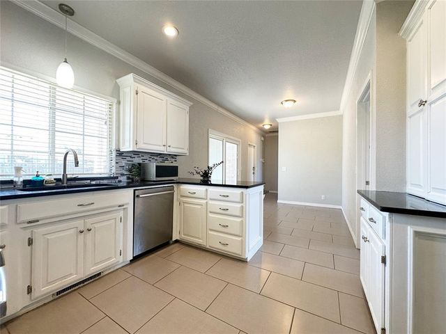 2812 Eaton Drive, Norman, OK 73072