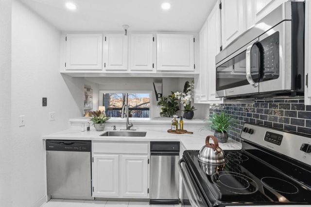 35 W 20th Avenue 203, San Mateo, CA 94403