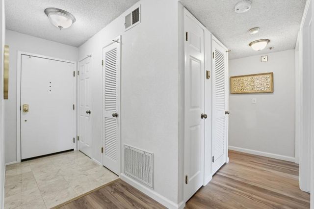 35 W 20th Avenue 203, San Mateo, CA 94403