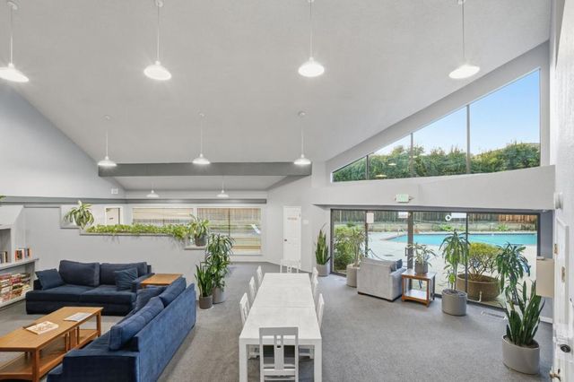 35 W 20th Avenue 203, San Mateo, CA 94403