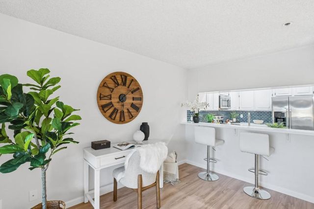 35 W 20th Avenue 203, San Mateo, CA 94403