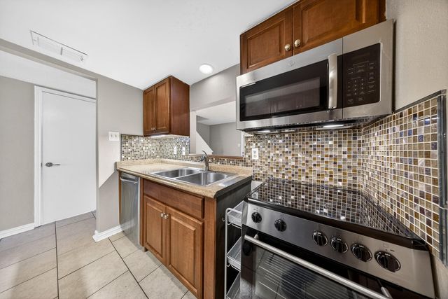 1715 Moritz Drive 4, Houston, TX 77055