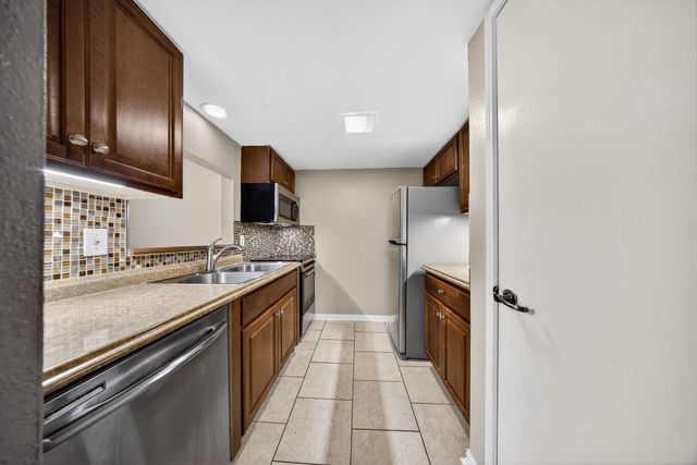 1715 Moritz Drive 4, Houston, TX 77055
