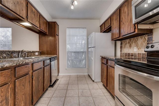 8801 Piney Point DR A, Austin, TX 78729