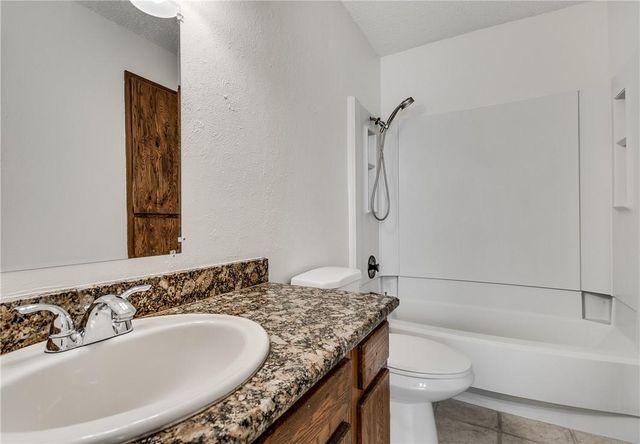 8801 Piney Point DR A, Austin, TX 78729