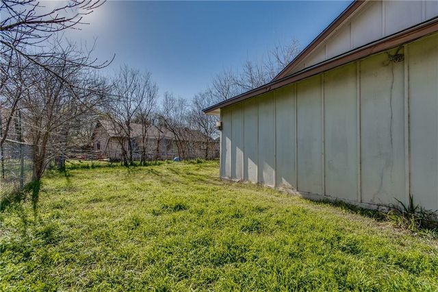 8801 Piney Point DR A, Austin, TX 78729