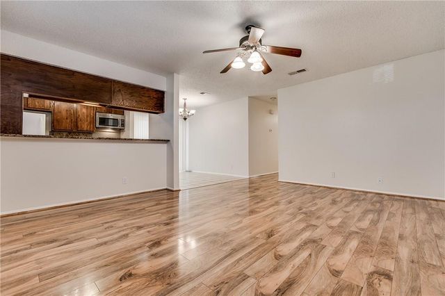 8801 Piney Point DR A, Austin, TX 78729