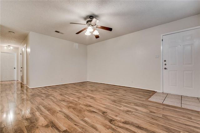 8801 Piney Point DR A, Austin, TX 78729