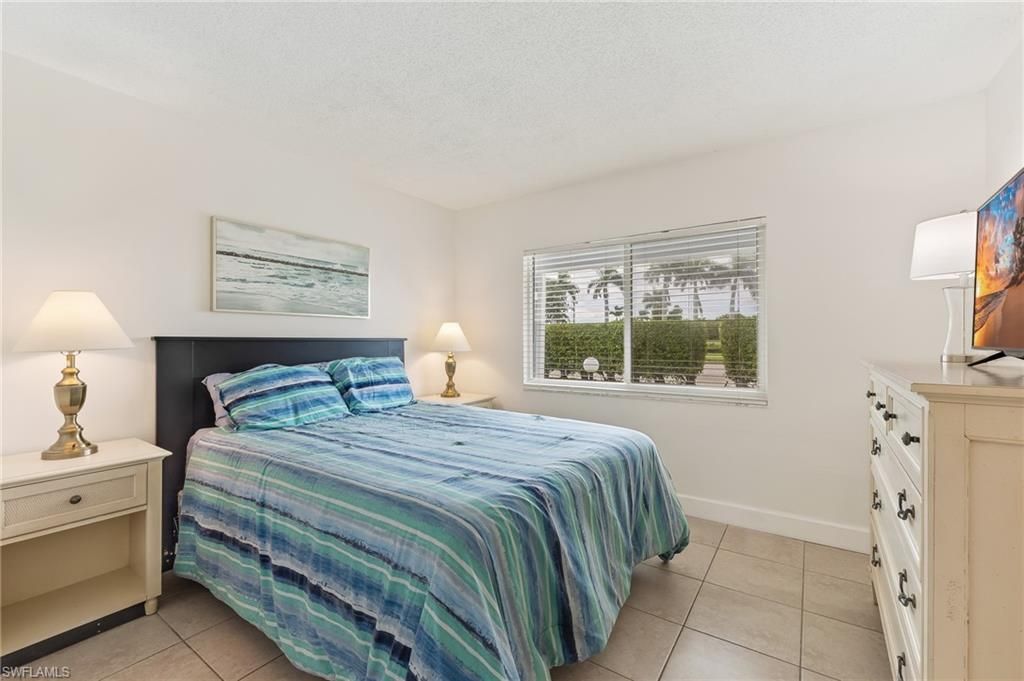 Image 10 of property listing at 309 Cape Coral PKWY W # 206, Cape Coral, FL 33914