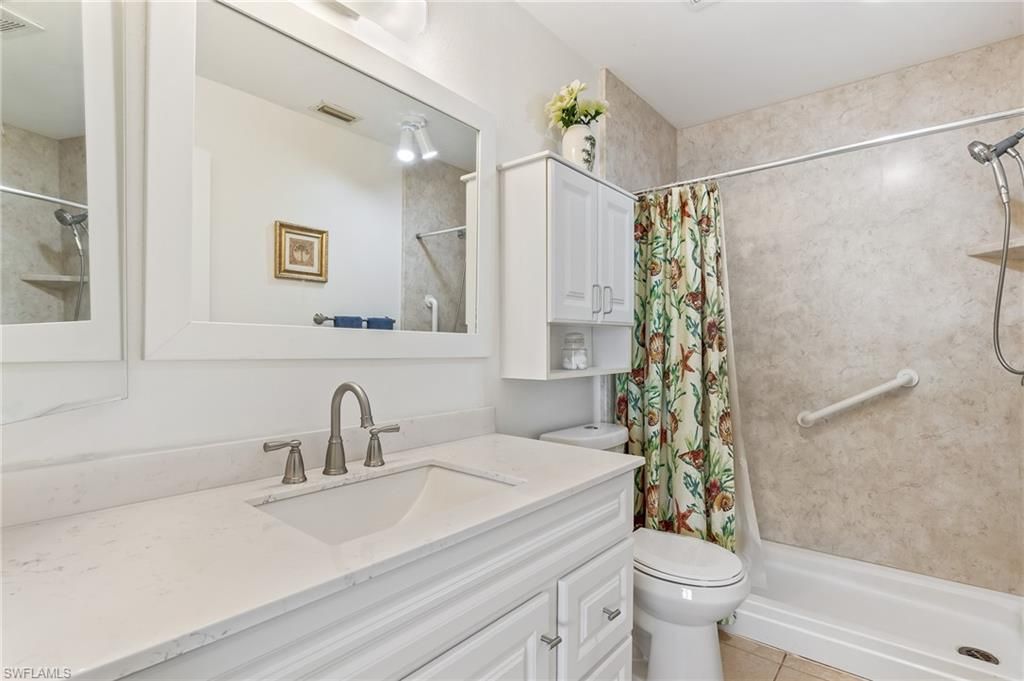 Image 12 of property listing at 309 Cape Coral PKWY W # 206, Cape Coral, FL 33914