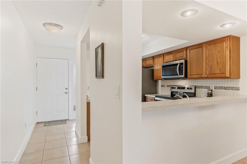 Image 3 of property listing at 309 Cape Coral PKWY W # 206, Cape Coral, FL 33914