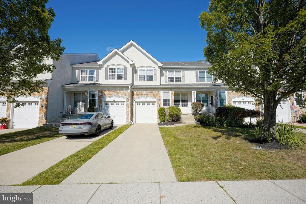 18 WEAVER DR, Marlton, NJ 08053