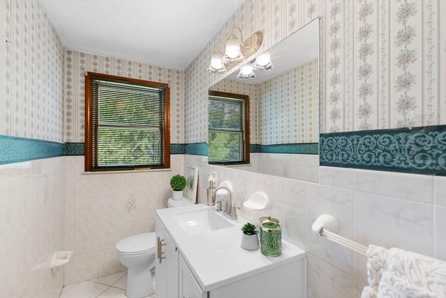 70 Crescent Lane, Malden, MA 02148