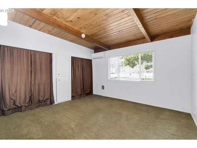 12950 S NEW ERA Rd, Oregon City, OR 97045